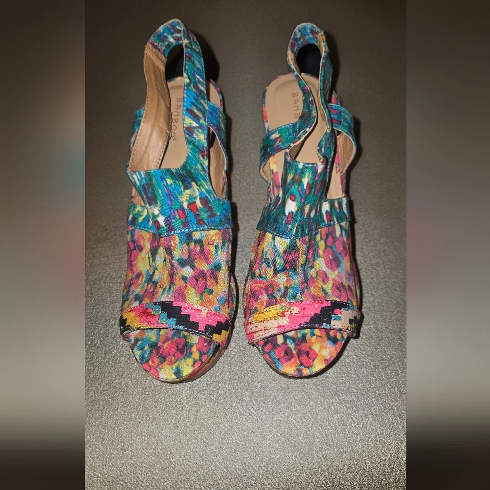 Colorful Women's Wedge Sandals - Picture 3 of 7